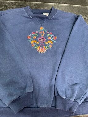 Basic Editions Navy Crewneck Sweater with Colorful Floral Embroidery